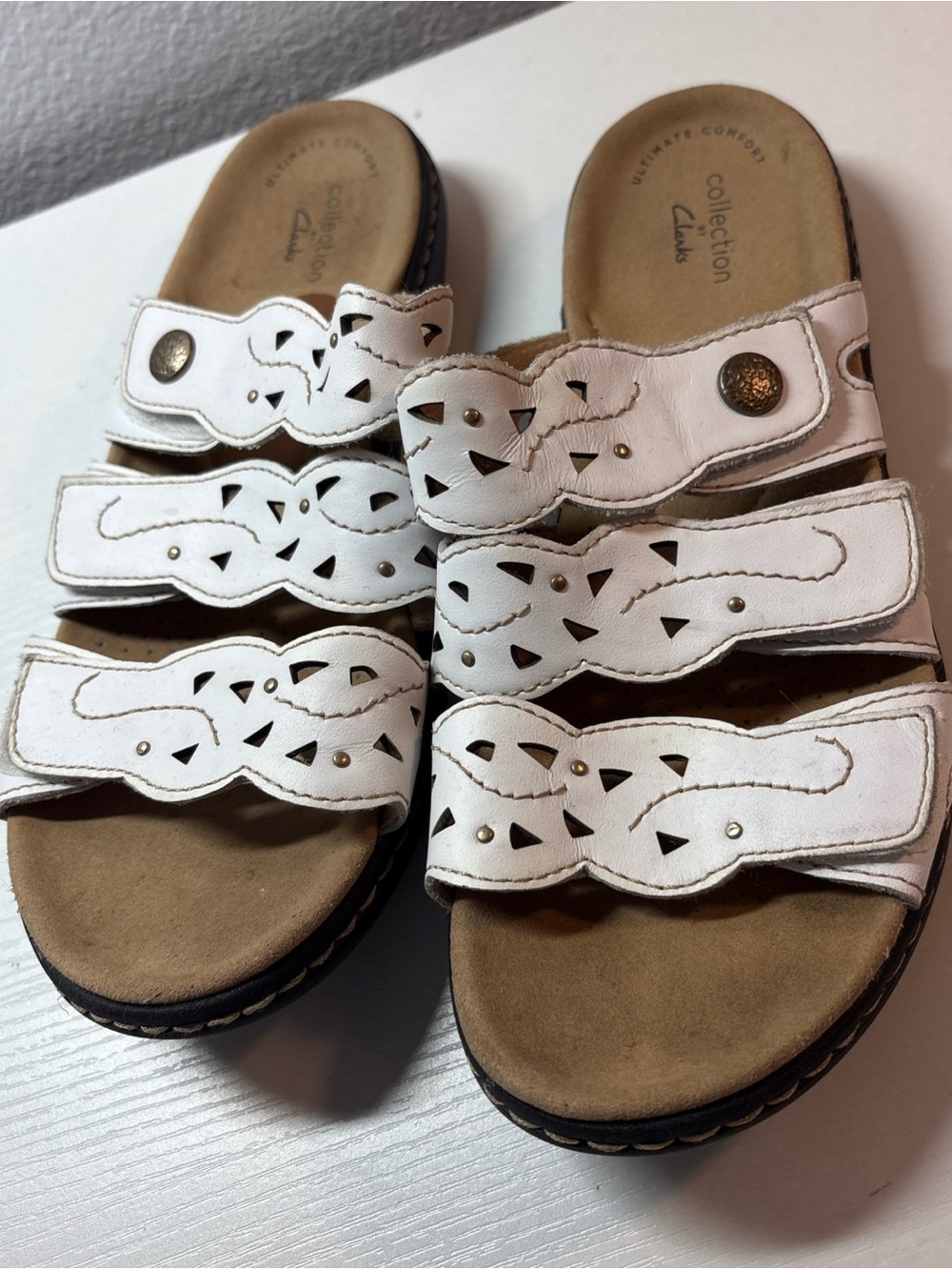 Clark’s Women’s White Sandals Size 8